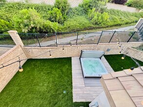 29048 W Hills Dr in Santa Clarita, CA - Building Photo - Building Photo