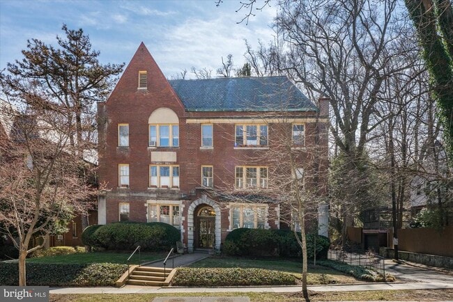 property at 3028 Porter St NW