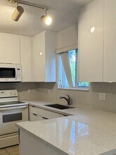 2125 NW 77th Way-Unit -201 in Pembroke Pines, FL - Building Photo - Building Photo