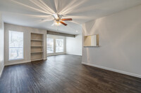 Mackenzie Pointe Apartments in Austin, TX - Building Photo - Interior Photo