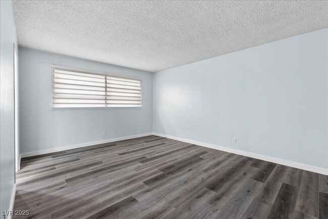 property at 1700 Rexford Dr