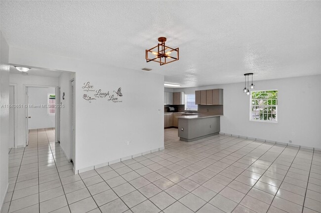 4782 NW Flagler Terrace in Miami, FL - Building Photo - Building Photo