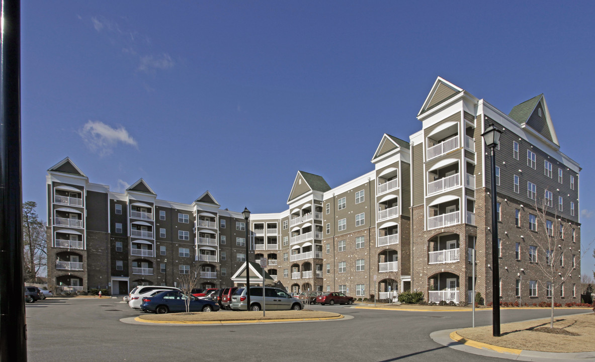 Wesleyan Place in Virginia Beach, VA - Foto de edificio