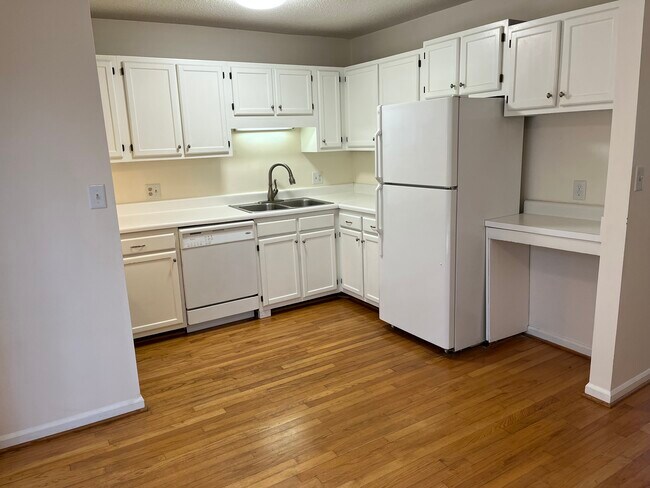 6828 Ray Rd, Unit Suite B in Raleigh, NC - Building Photo - Building Photo
