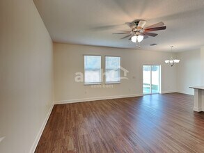 4615 Reisswood Loop in Palmetto, FL - Foto de edificio - Building Photo