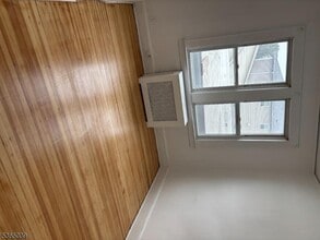 114 Broughton Ave in Bloomfield, NJ - Building Photo - Building Photo