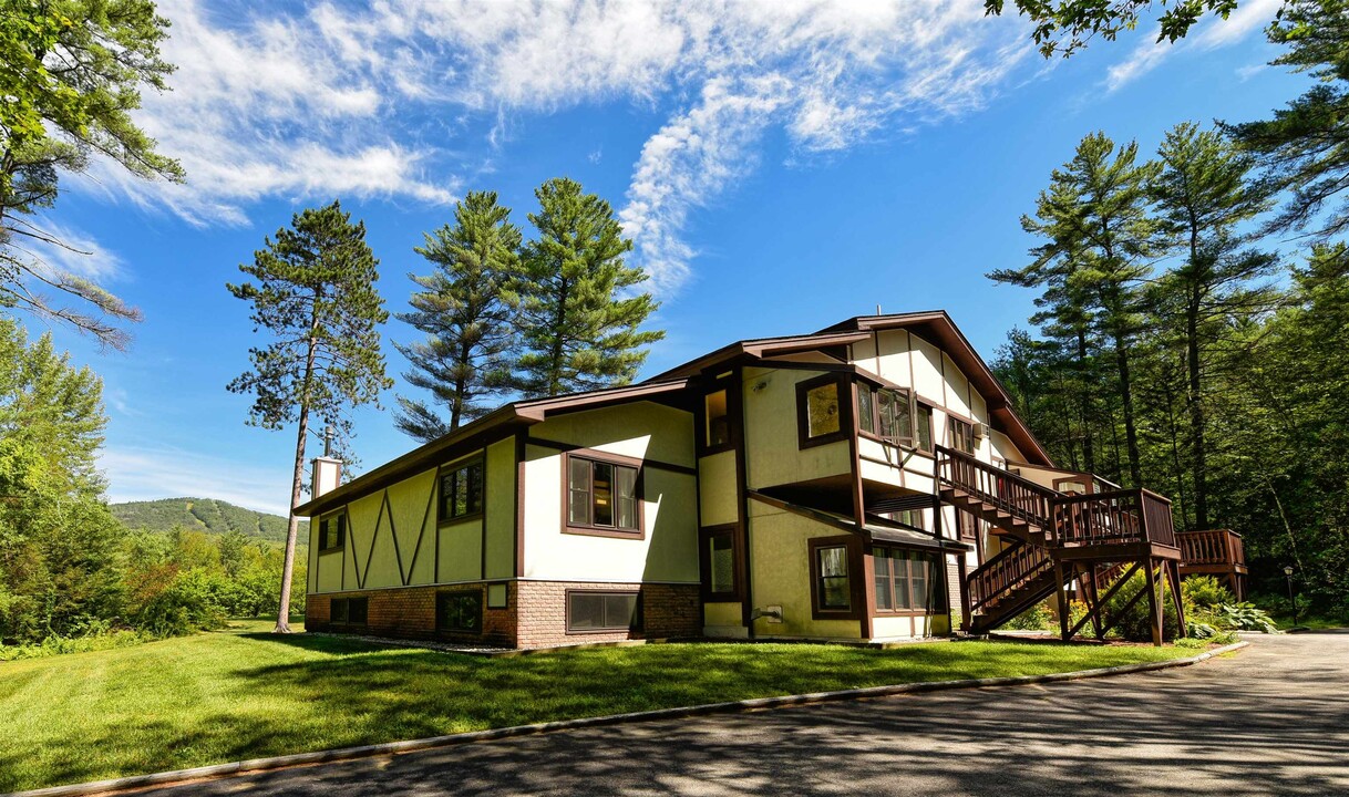 65 Bear Puddin Ln in Conway, NH - Foto de edificio