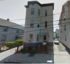 137 Willow St in Cambridge, MA - Building Photo