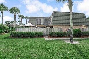 2439 24th Way in West Palm Beach, FL - Building Photo