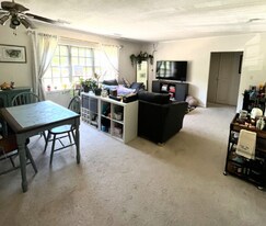 117 Lake Shore Rd, Unit 3 in Boston, MA - Building Photo