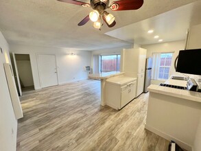 3419 Keystone Av, Unit 19 02 in Los Angeles, CA - Foto de edificio - Building Photo