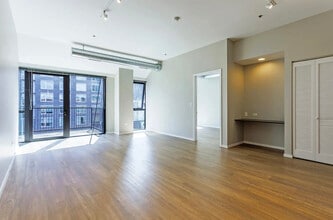 211 W Scott St in Chicago, IL - Building Photo - Building Photo