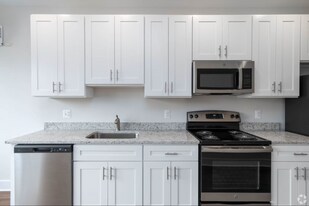 319 W Franklin St in Baltimore, MD - Building Photo