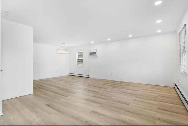 64 Isabella Ave in Bayonne, NJ - Building Photo - Building Photo