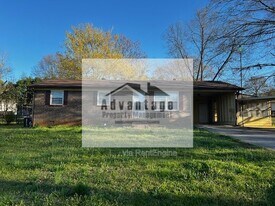 4024 Jodeco Rd in Mcdonough, GA - Building Photo