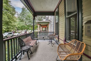 298 Jersey St in Buffalo, NY - Building Photo