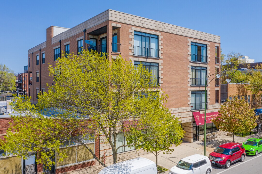 2306-2310 W Touhy Ave in Chicago, IL - Foto de edificio