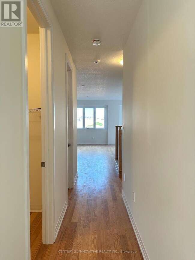 202 Port Cres in Welland, ON - Building Photo - Building Photo