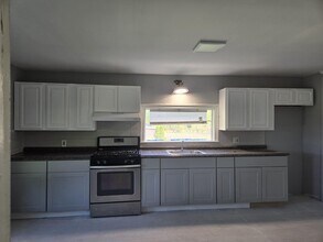 554 Drexel Dr in Pine Bush, NY - Building Photo - Building Photo