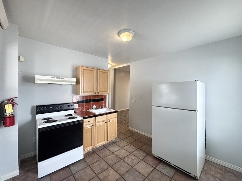 517 S 500 E in Salt Lake City, UT - Building Photo
