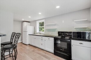 32 Jerry Way in Taunton, MA - Building Photo