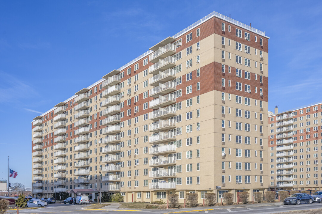 Dayton Beach Park in Rockaway Beach, NY - Building Photo
