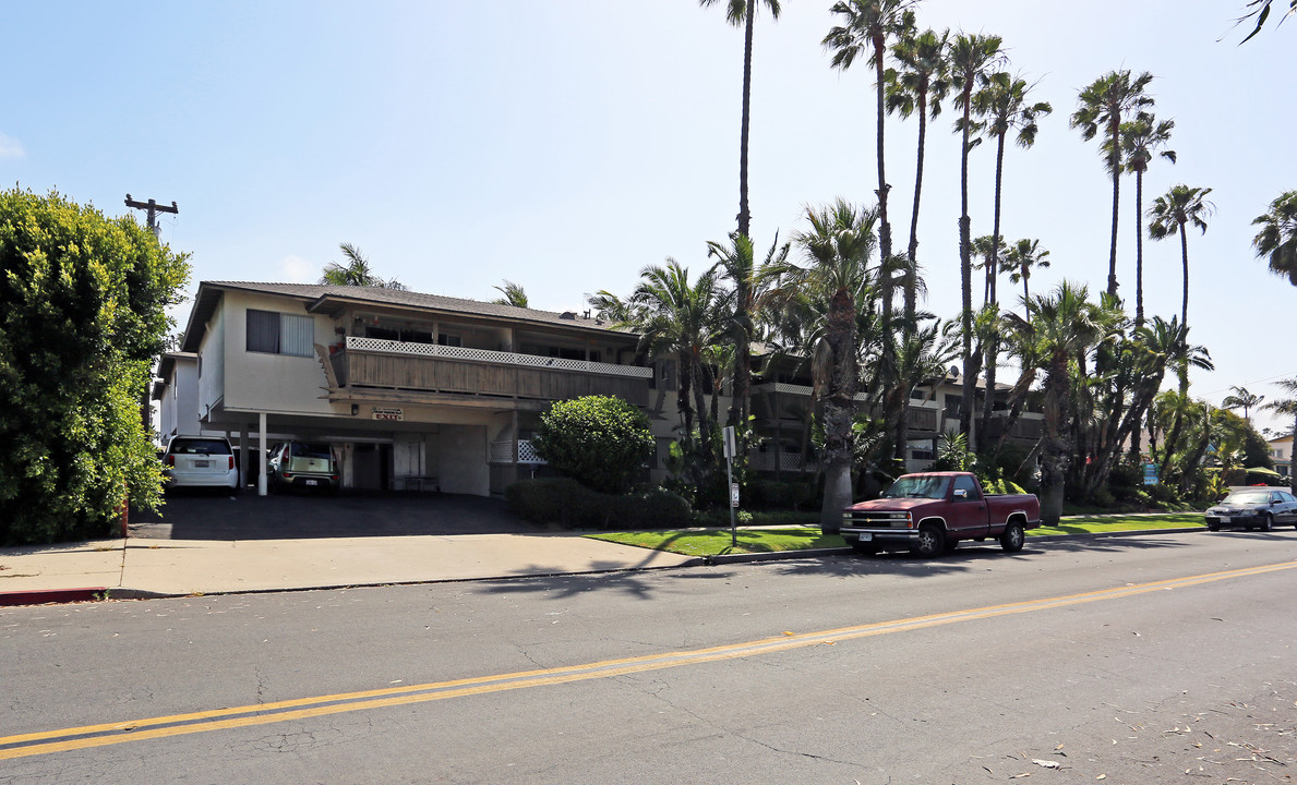 Mauna Loa Apartments in Oceanside, CA - Building Photo