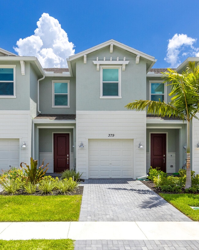 property at 379 SE Crossoak Ln