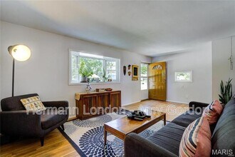 11086 Alan Shepard Dr in Maryland Heights, MO - Building Photo - Building Photo