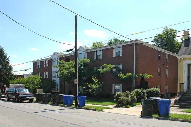 250 Lexington Ave in Lexington, KY - Foto de edificio - Building Photo