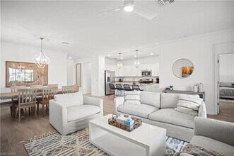 11512 Shady Palm Wy in Ft. Myers, FL - Building Photo - Building Photo