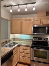 1500 SW Park Ave, Unit 306 in Portland, OR - Foto de edificio - Building Photo