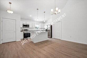 1191 Valencia St SE in Palm Bay, FL - Building Photo - Building Photo