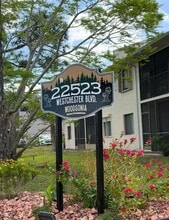 22523 Westchester Blvd, Unit 22523 Westchester BLVD F101 in Port Charlotte, FL - Foto de edificio - Building Photo
