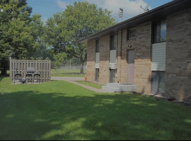 5401 63rd Ave N in Minneapolis, MN - Foto de edificio - Building Photo