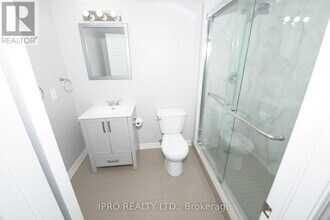 70 Pebblestone Cir in Brampton, ON - Building Photo - Building Photo