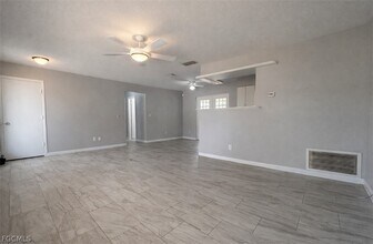 424 Cactus Cir in Lehigh Acres, FL - Building Photo - Building Photo