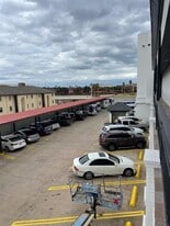 6262 McPherson Rd in Laredo, TX - Building Photo