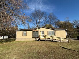 914 Davenport Rd in Maryville, TN - Building Photo