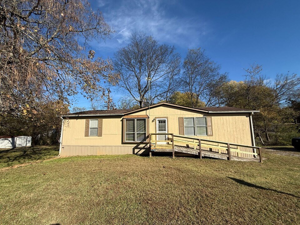 914 Davenport Rd in Maryville, TN - Building Photo