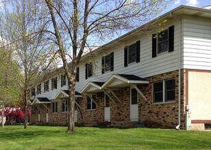 334 4th St N in Hudson, WI - Building Photo - Building Photo