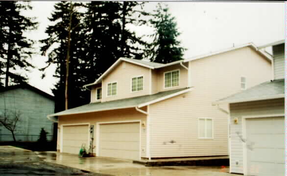 10427 19th Ave SE in Everett, WA - Foto de edificio