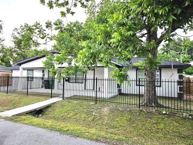 property at 417 Melbourne St