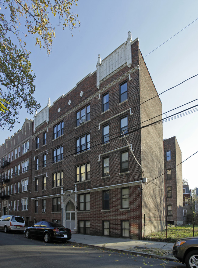 11-15 Gardner Ave in Jersey City, NJ - Foto de edificio - Building Photo