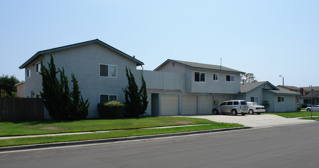 16632 Blanton St in Huntington Beach, CA - Foto de edificio - Building Photo