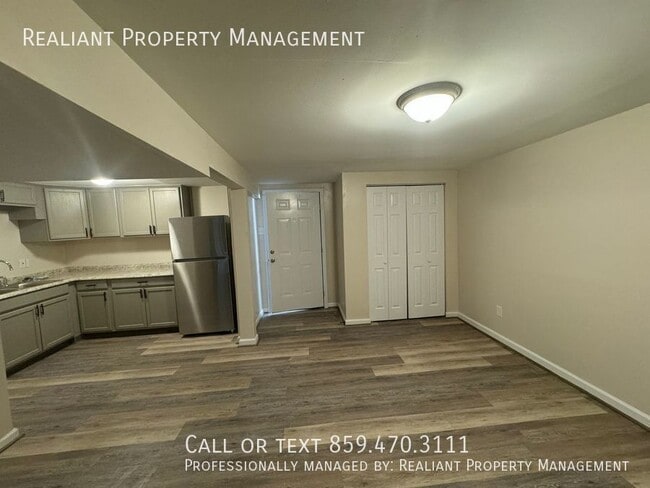 209 Lakeshore Dr in Lexington, KY - Building Photo - Building Photo