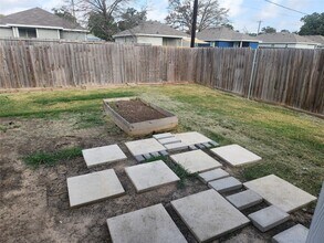 1645 22nd St in Hempstead, TX - Foto de edificio - Building Photo