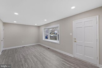 18 W Orndorff Dr in Brunswick, MD - Foto de edificio - Building Photo