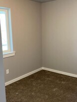 1317 W Bonneville St in Moses Lake, WA - Building Photo