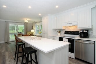 2 Sanford St, Unit 1 in Bourne, MA - Building Photo - Building Photo